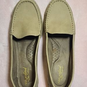 Natural Soul Beige Loafers